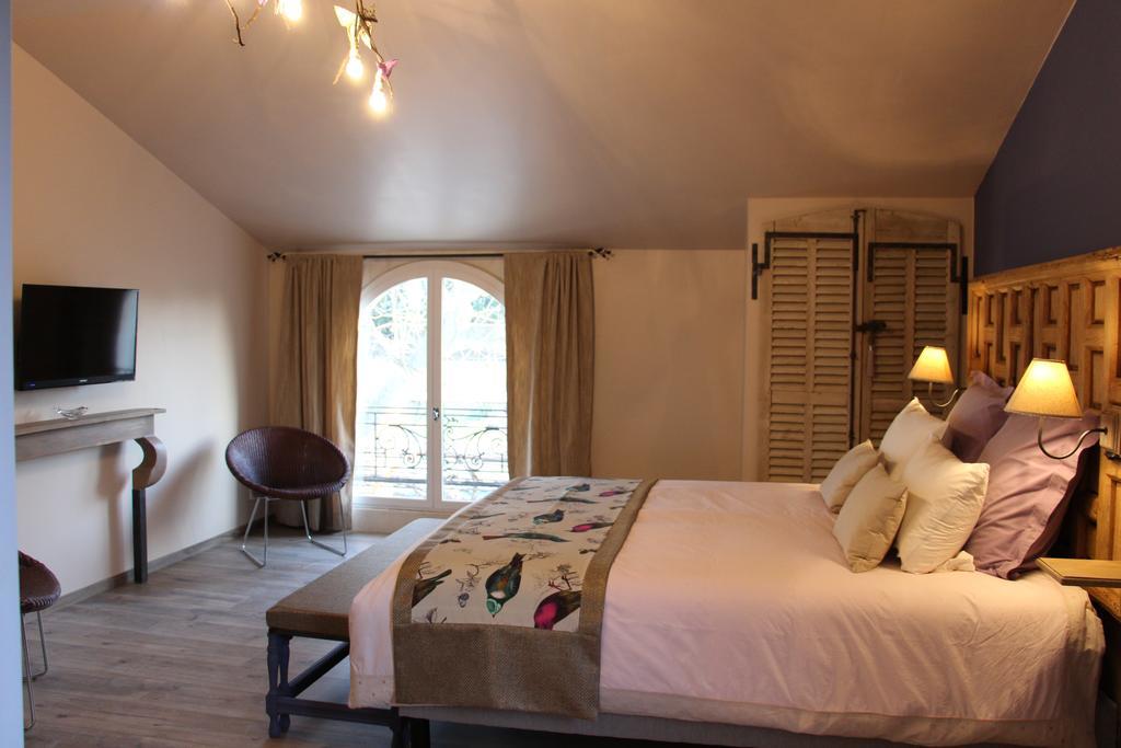Sous Les Platanes B&B Châteaurenard Habitación foto