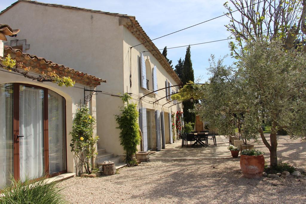 Sous Les Platanes B&B Châteaurenard Exterior foto